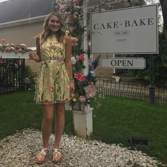 Meet your Posher, Emily - Picture 2 of 8